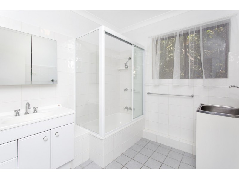 1/4 Lemnos Street, Red Hill QLD 4059
