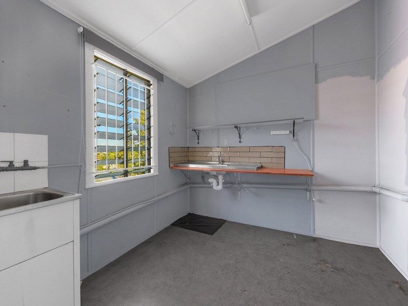 203 Wynnum Road, Norman Park QLD 4170