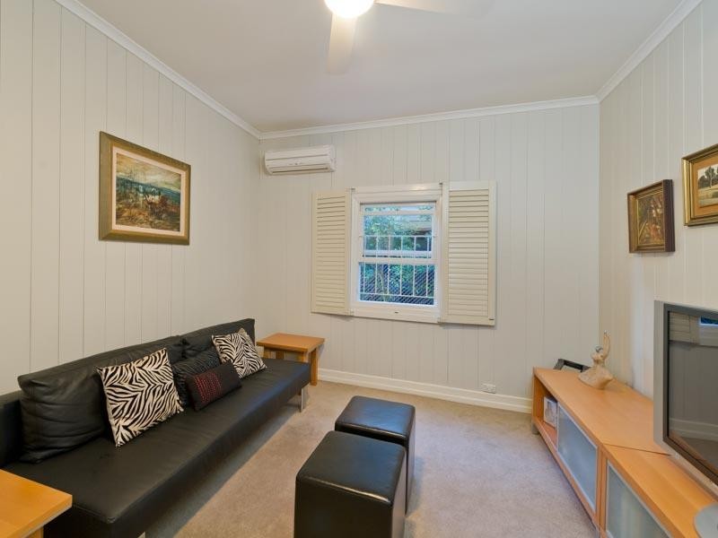 22 Cambridge Street, Red Hill QLD 4059