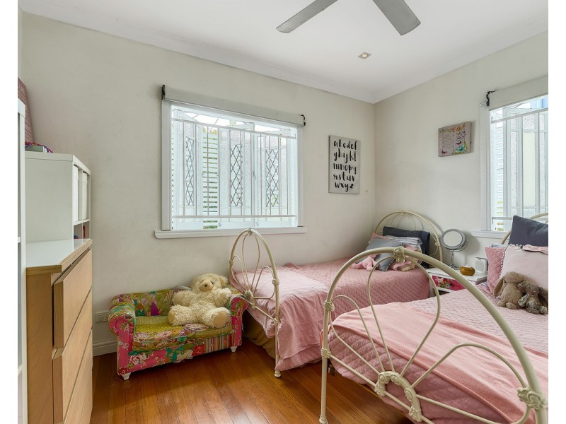 14 Main Avenue, Wavell Heights QLD 4012