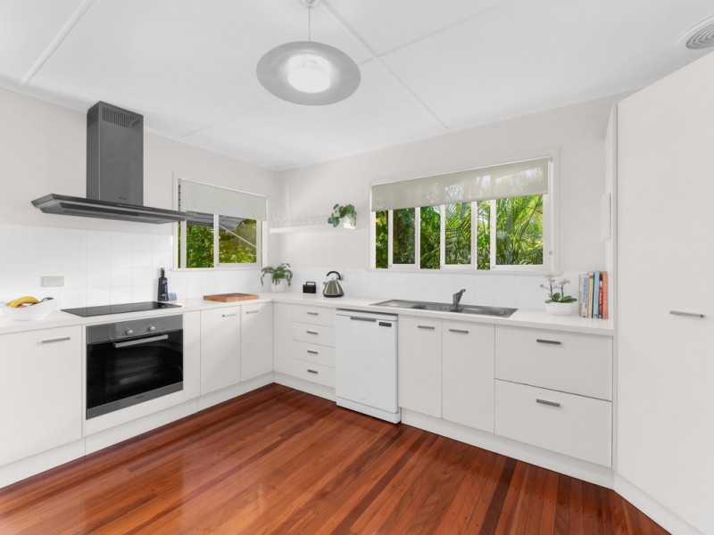 52 Chiswick Road, Bardon QLD 4065