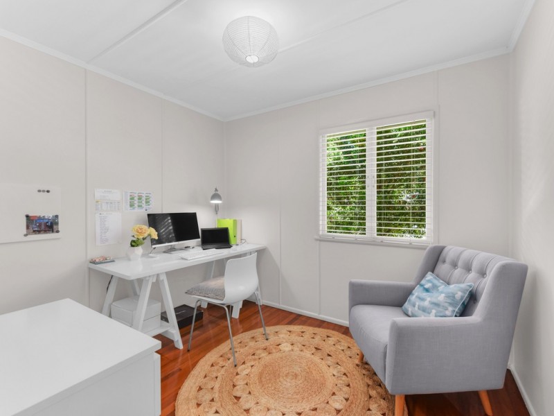 52 Chiswick Road, Bardon QLD 4065