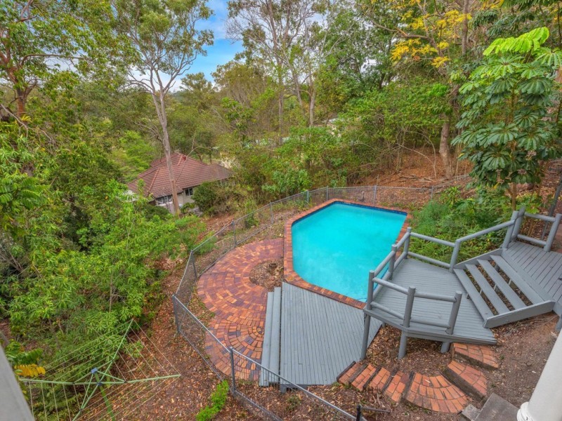 43 Hawken Drive, St Lucia QLD 4067