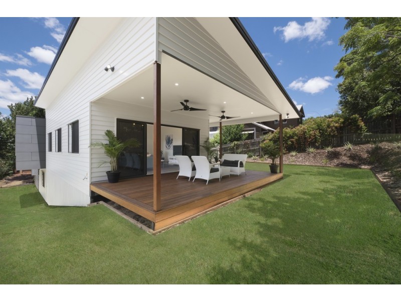 3 Ferguson Street, Mount Lofty QLD 4350