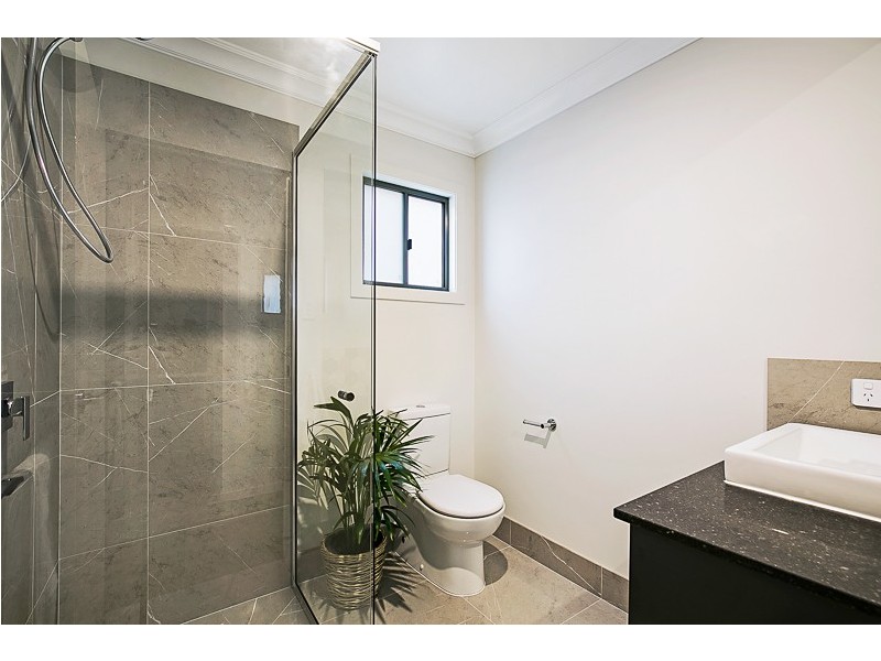 3 Ferguson Street, Mount Lofty QLD 4350