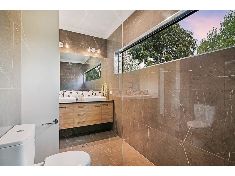 3 Ferguson Street, Mount Lofty QLD 4350