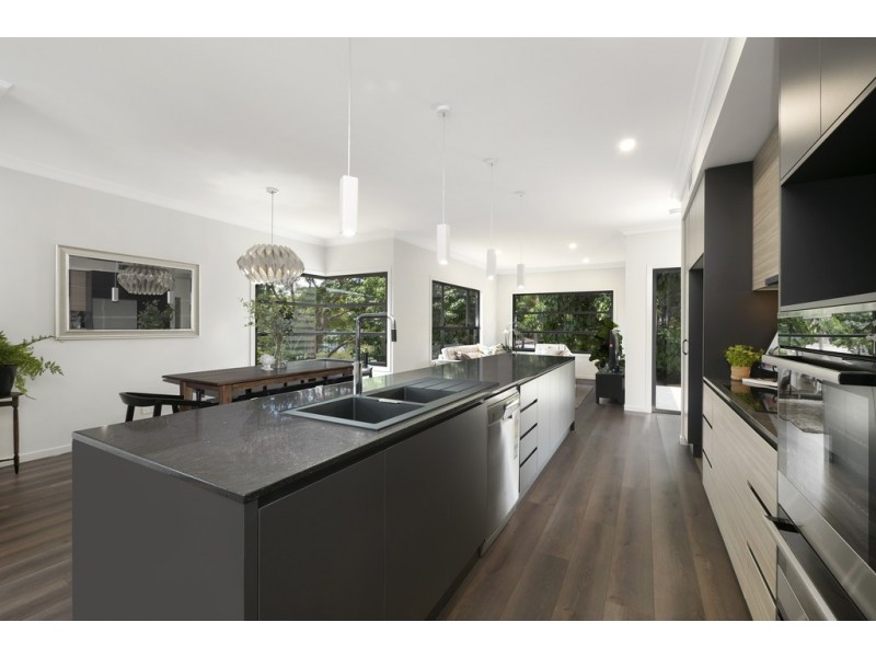 3 Ferguson Street, Mount Lofty QLD 4350
