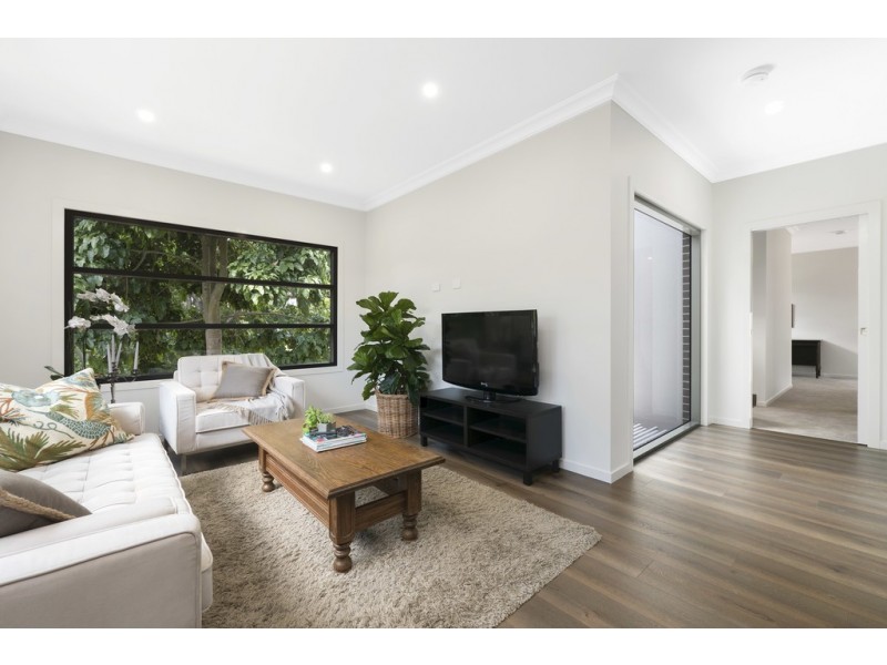 3 Ferguson Street, Mount Lofty QLD 4350