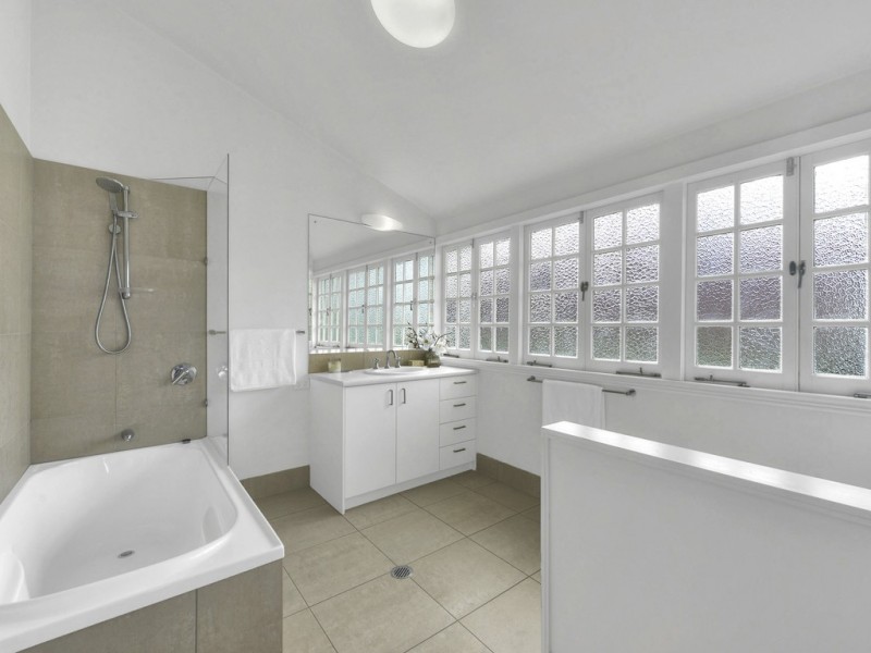 71 Glenlyon Drive, Ashgrove QLD 4060