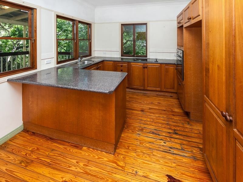 12 Young Street, Milton QLD 4064