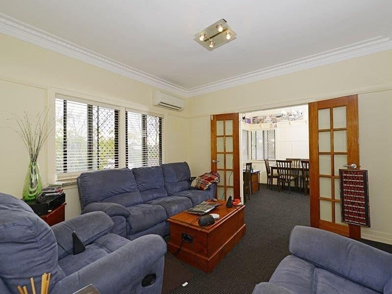 37 Stanley Road, Camp Hill QLD 4152