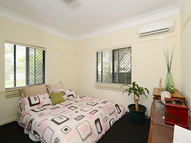 37 Stanley Road, Camp Hill QLD 4152