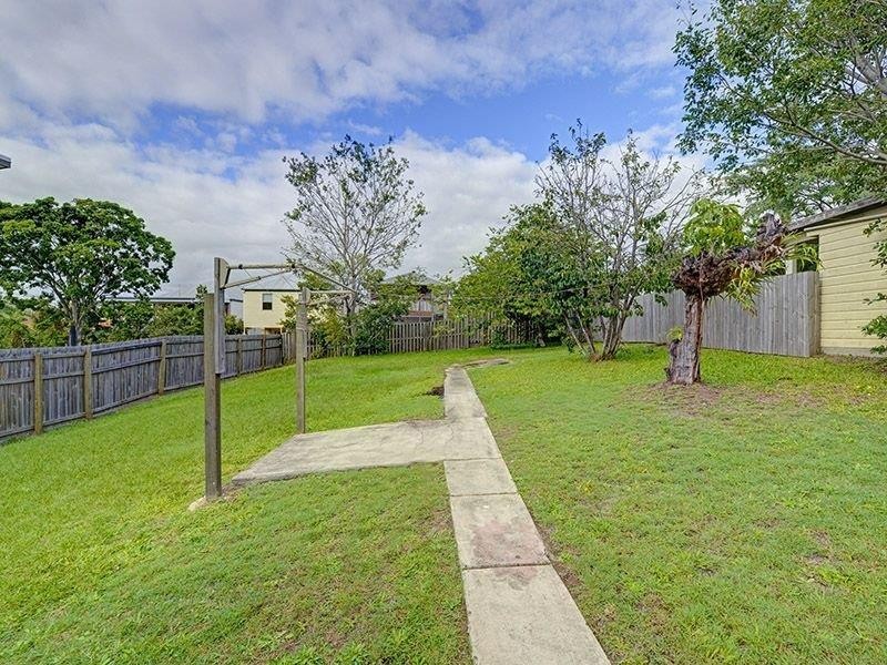 37 Stanley Road, Camp Hill QLD 4152