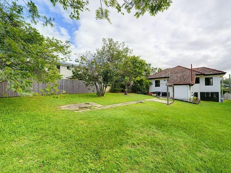 37 Stanley Road, Camp Hill QLD 4152