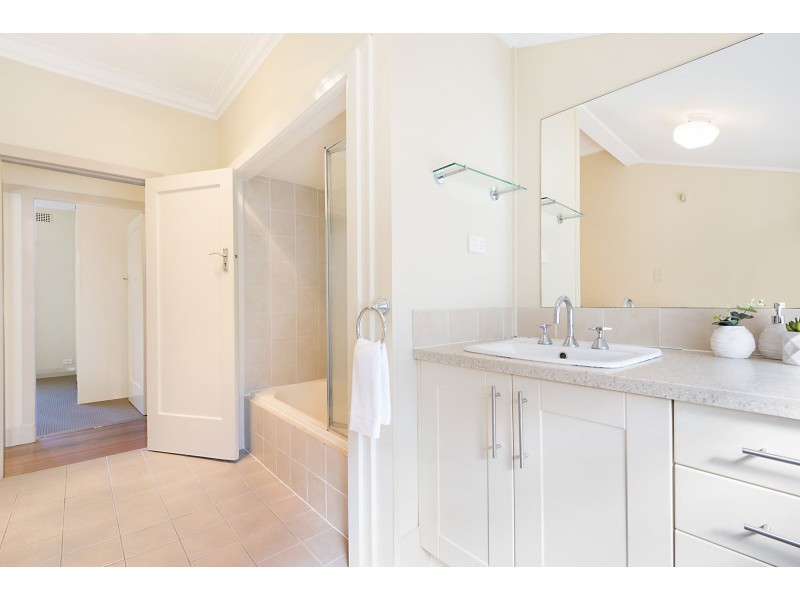 3 Hebe Street, Bardon QLD 4065