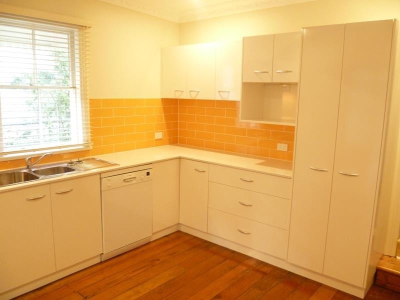 34 Robert Street, Spring Hill QLD 4000