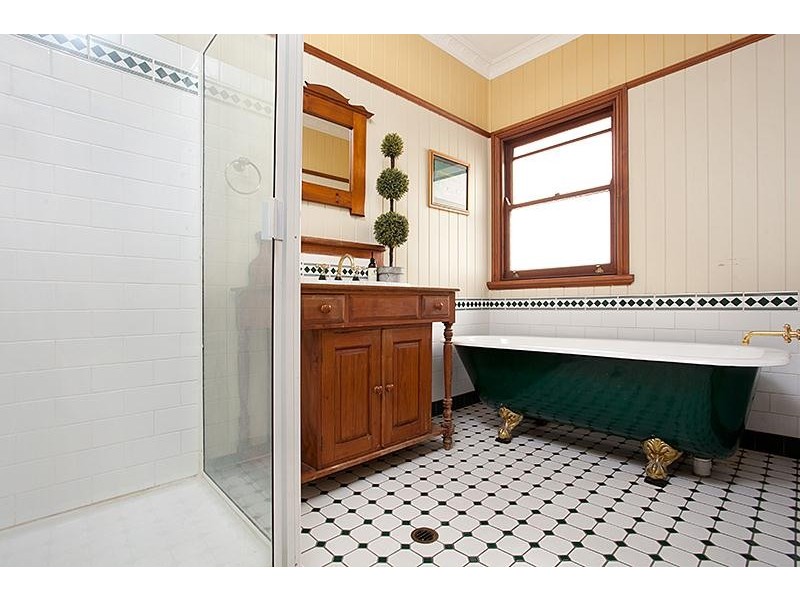 14 Acton Street, Ashgrove QLD 4060