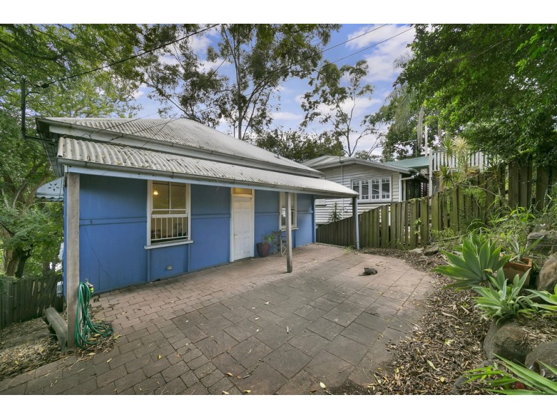 16 Macgregor Terrace, Bardon QLD 4065
