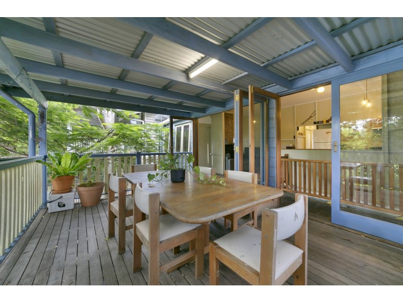 16 Macgregor Terrace, Bardon QLD 4065