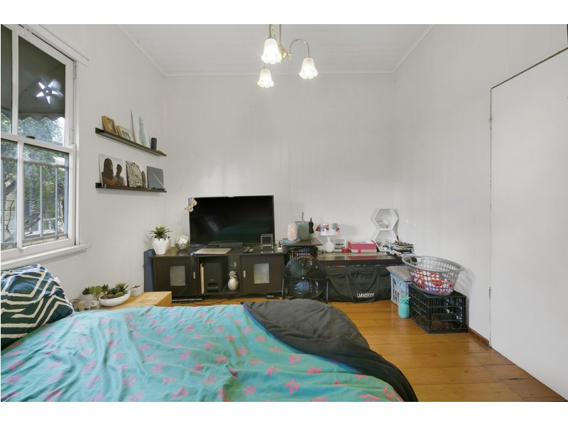 16 Macgregor Terrace, Bardon QLD 4065