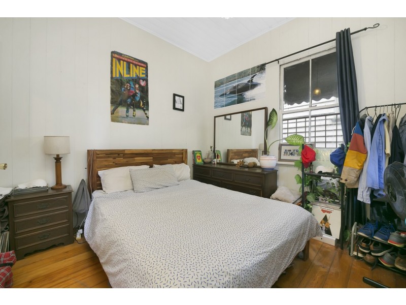 16 Macgregor Terrace, Bardon QLD 4065