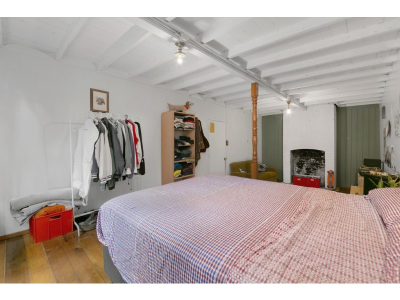 16 Macgregor Terrace, Bardon QLD 4065