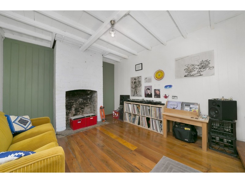 16 Macgregor Terrace, Bardon QLD 4065