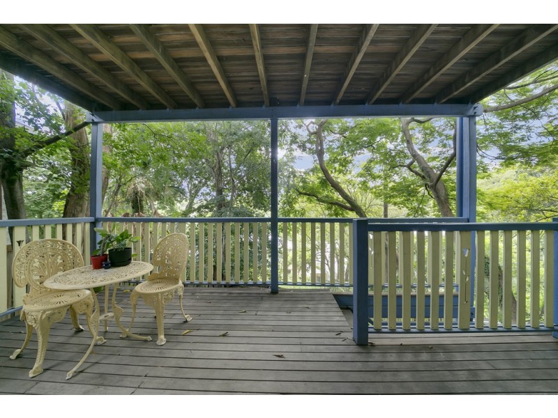 16 Macgregor Terrace, Bardon QLD 4065