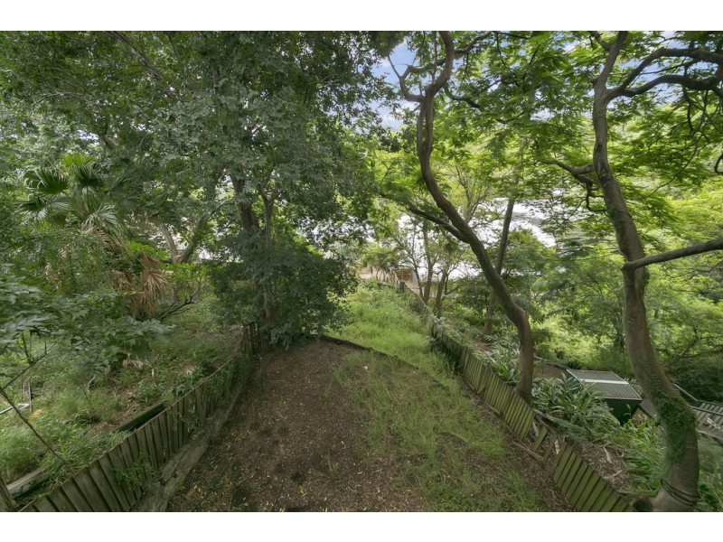 16 Macgregor Terrace, Bardon QLD 4065