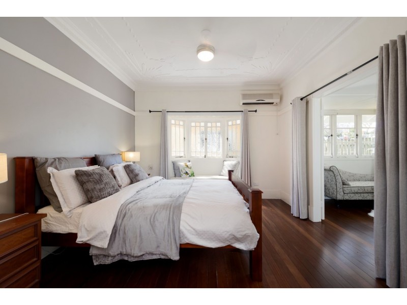 75 Davies Road, Ashgrove QLD 4060