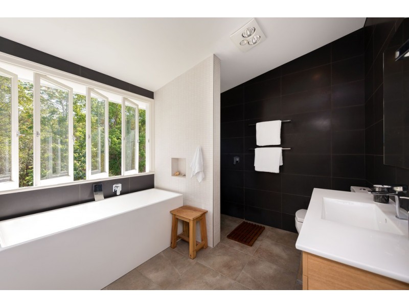 75 Davies Road, Ashgrove QLD 4060