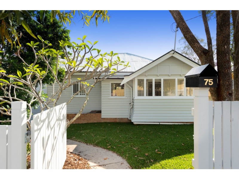 75 Davies Road, Ashgrove QLD 4060