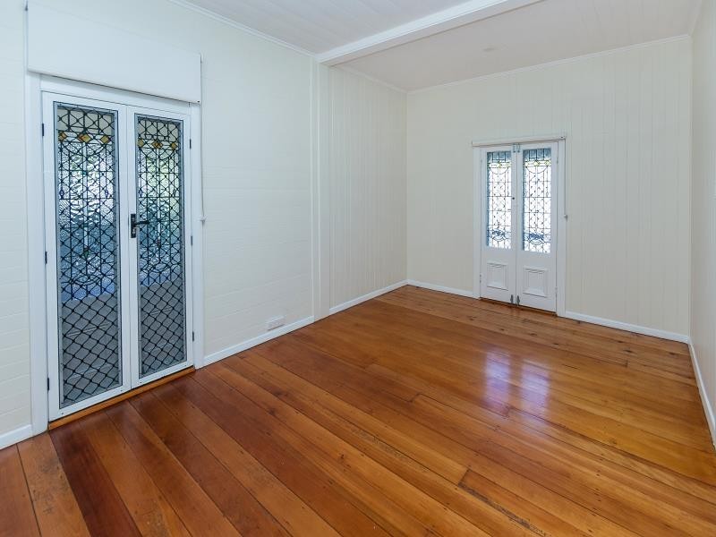 23 Goldsbrough Road, Taringa QLD 4068