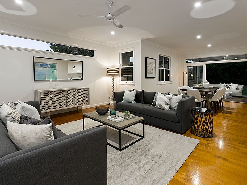 24 Smith Street, Holland Park QLD 4121