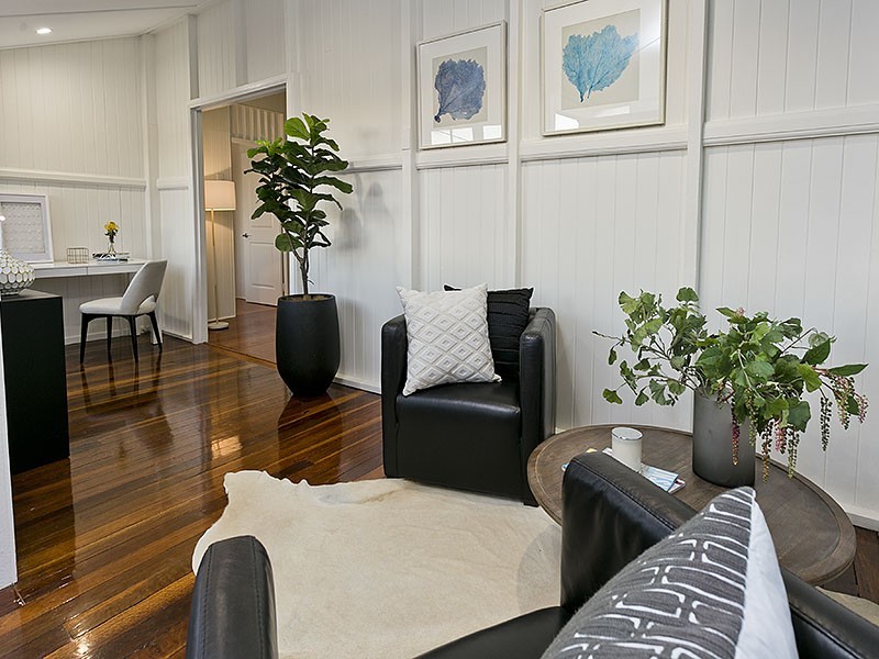 24 Smith Street, Holland Park QLD 4121