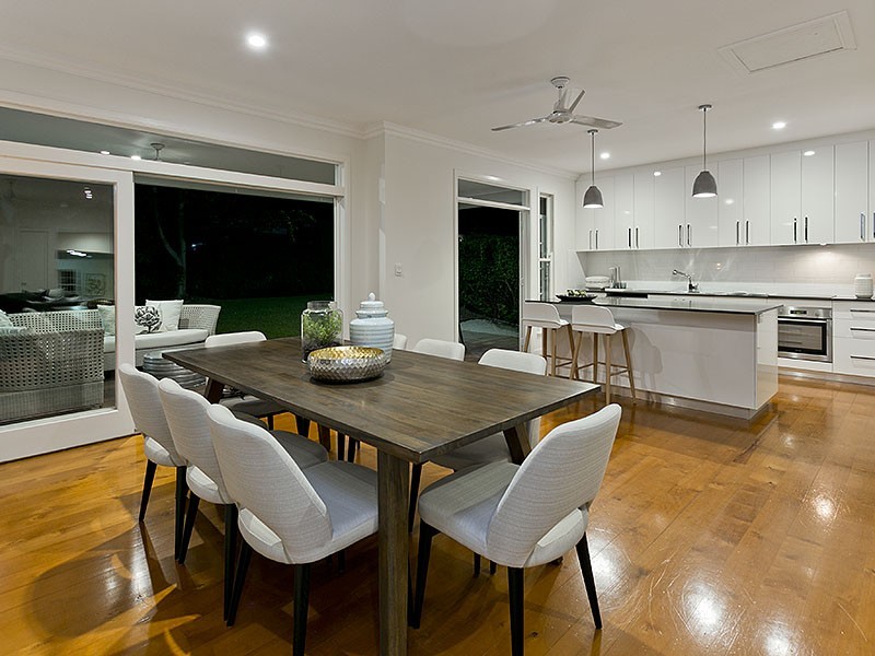 24 Smith Street, Holland Park QLD 4121