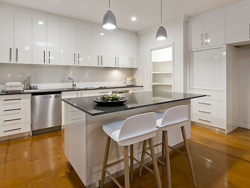 24 Smith Street, Holland Park QLD 4121