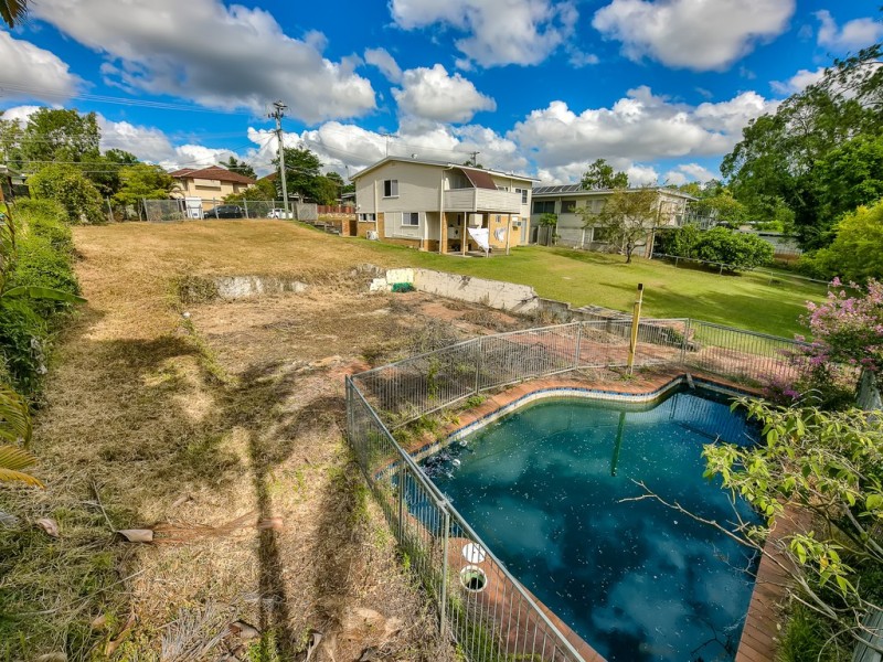 18 Lomatta Street, The Gap QLD 4061