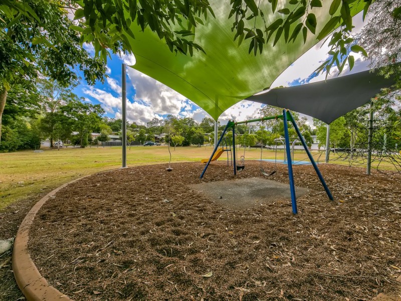 18 Lomatta Street, The Gap QLD 4061