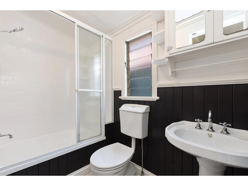 16 Drynan Street, Paddington QLD 4064