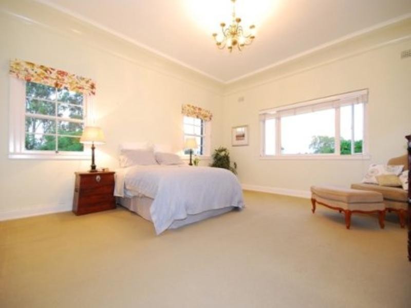 100 Simpsons Road, Bardon QLD 4065