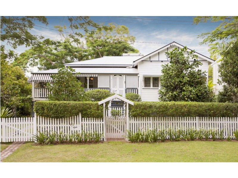 83 Bardon Esplanade, Bardon QLD 4065