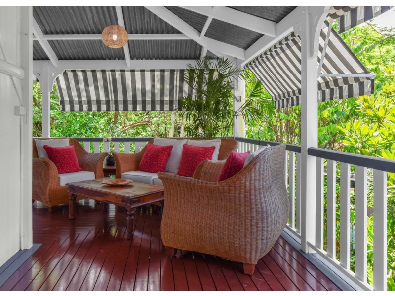 83 Bardon Esplanade, Bardon QLD 4065