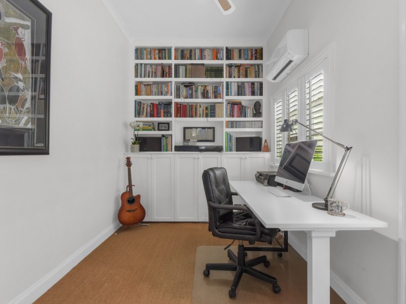 83 Bardon Esplanade, Bardon QLD 4065