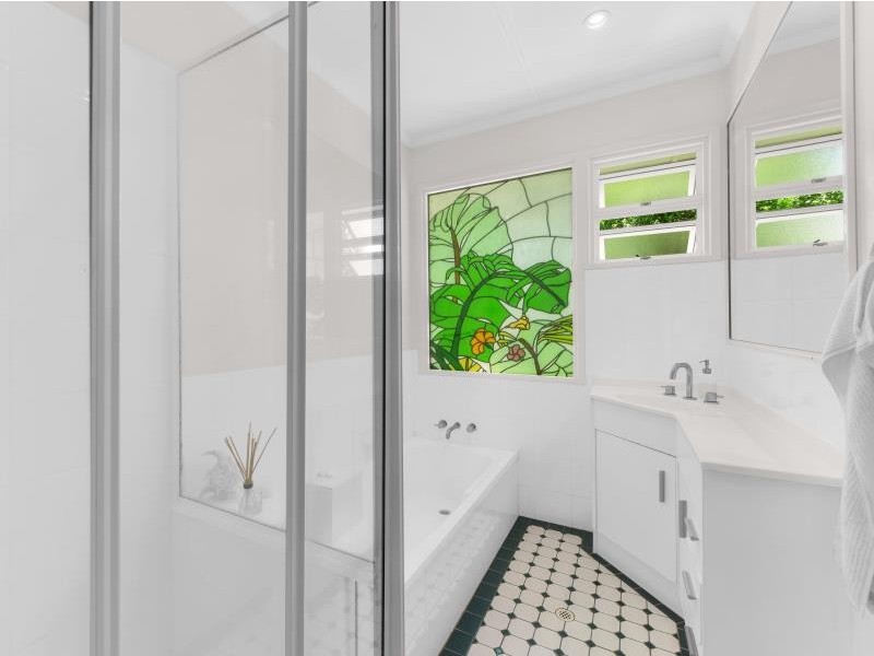 52 Chiswick Road, Bardon QLD 4065