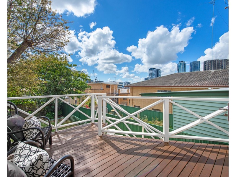 147 Kennigo Street, Spring Hill QLD 4000