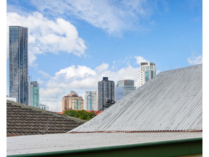 147 Kennigo Street, Spring Hill QLD 4000