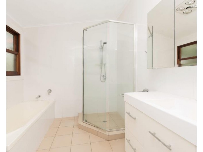 62 Davidson Street, Newmarket QLD 4051