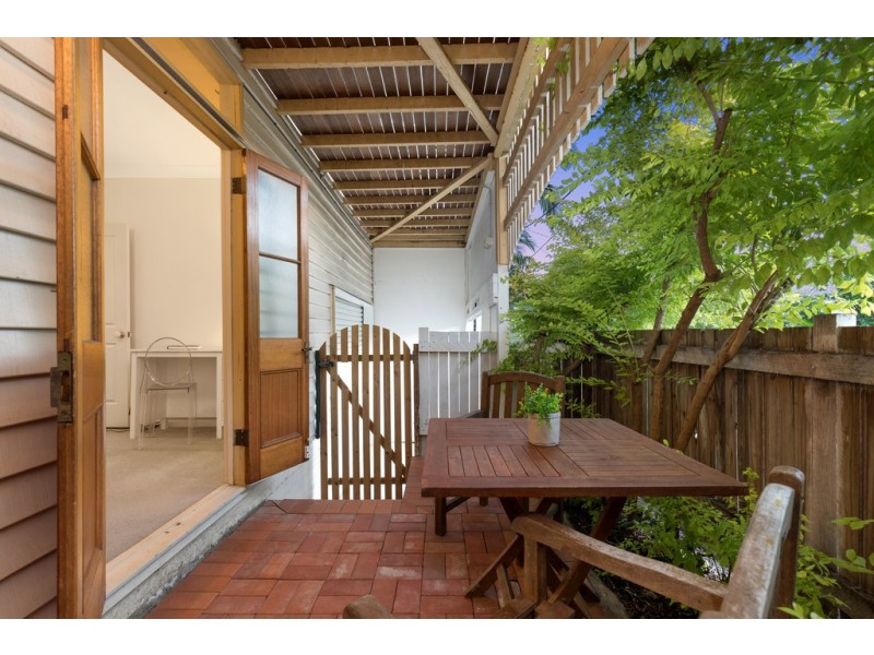 18 Emeline Street, Kelvin Grove QLD 4059