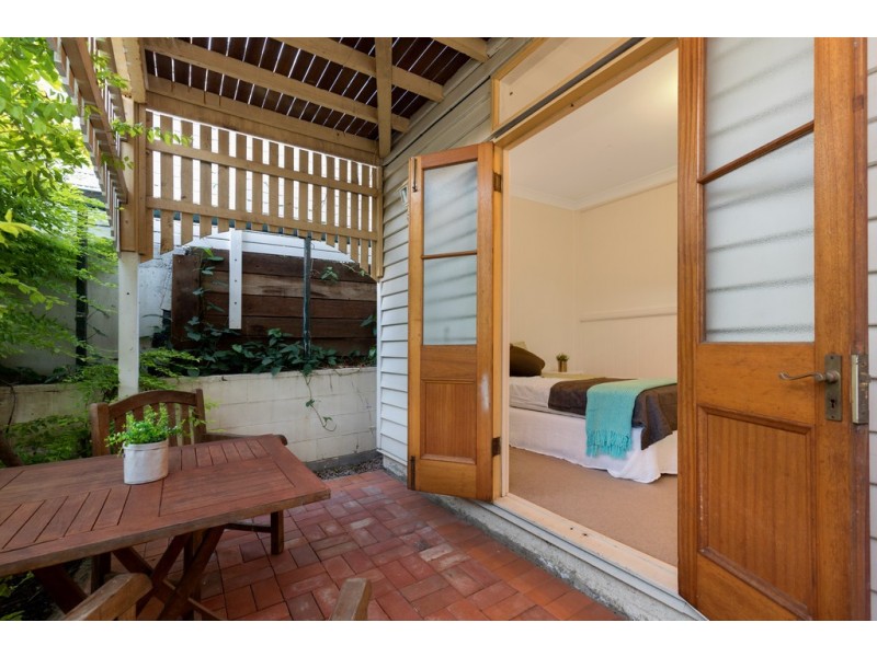 18 Emeline Street, Kelvin Grove QLD 4059